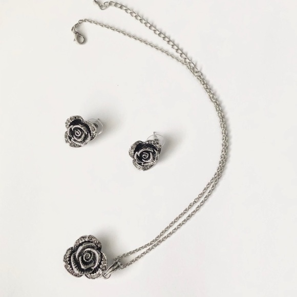 Vintage 80s Rose Floral Silver Tone Studded Jewelry Earrings Necklace Set - Picture 3 of 5